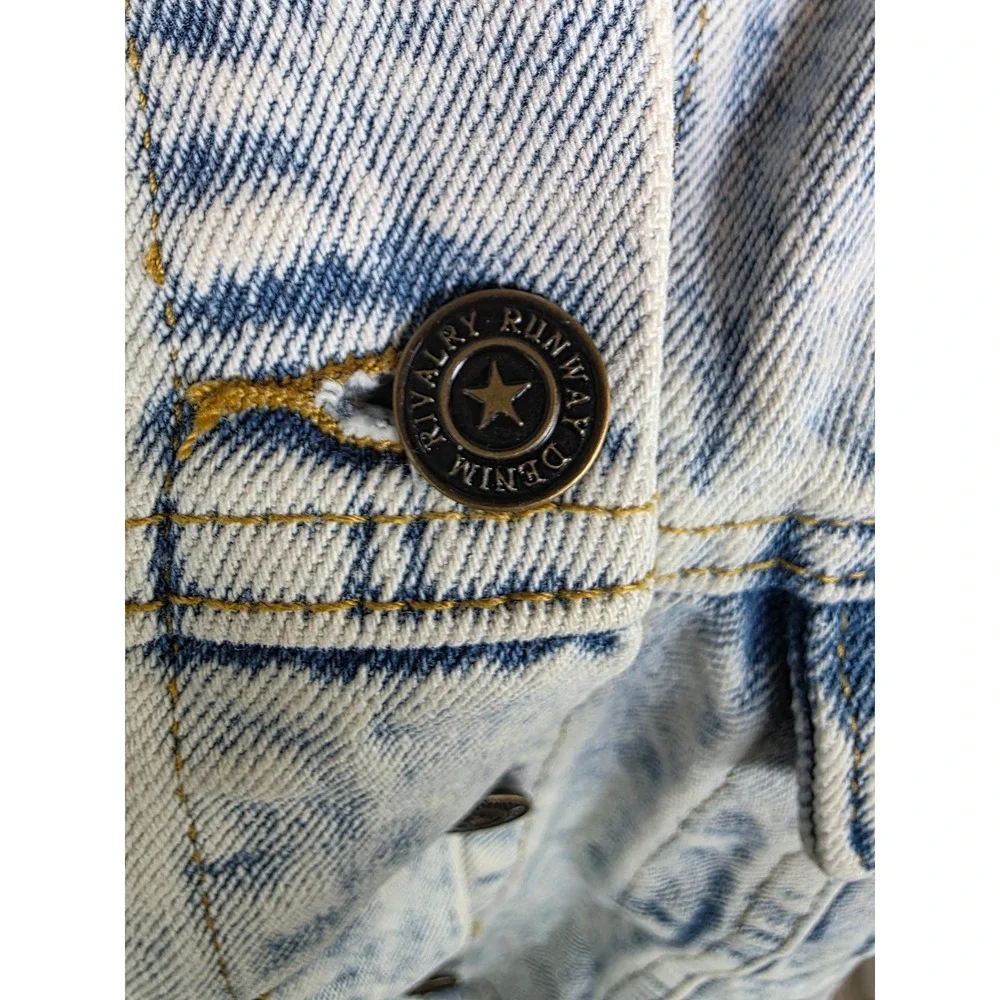 Rivalry Runway Denim Cowgirl‎ Acid Wash Distressed Jean Jacket Light Blue L